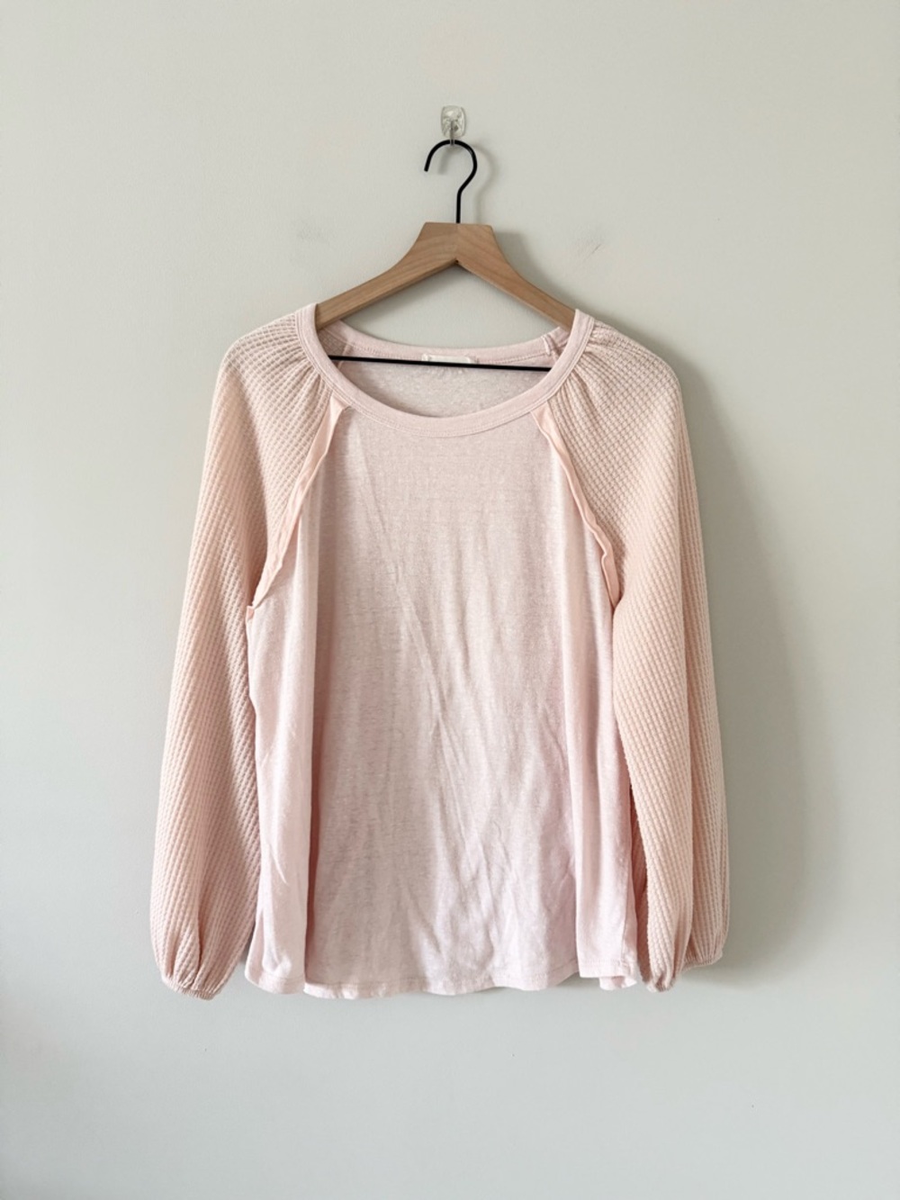 Entro Pale Pink Long Waffle Knit Sleeve Raglan Top - Size Large